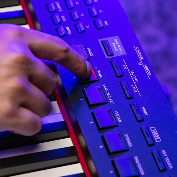 dan-piano-roland-rd88-musiccity