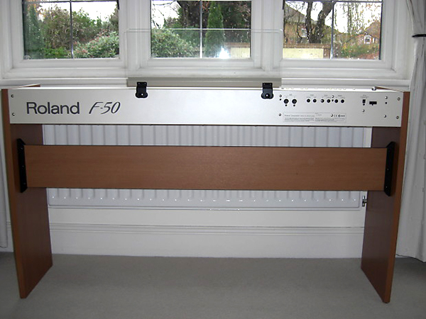 Hình ảnh đàn Piano Roland F50 tại Music City