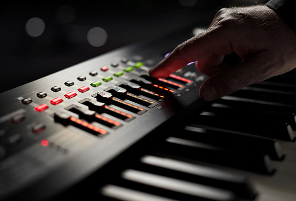 Hình ảnh Đàn Piano Roland RD2000 tại Music City