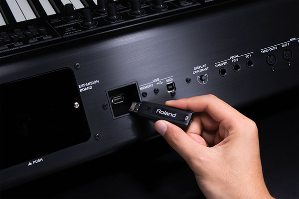 Hình ảnh Đàn Piano Roland RD700GX tại Music City Hình ảnh Đàn Piano Roland RD700GX tại Music City