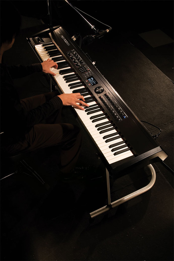 Hình ảnh Đàn Piano Roland RD700GX tại Music City Hình ảnh Đàn Piano Roland RD700GX tại Music City
