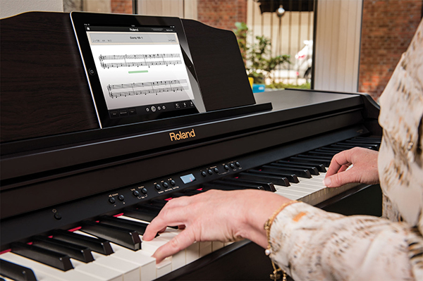 Hình ảnh Đàn Piano Roland RP401R tại Music City Hình ảnh Đàn Piano Roland RP401R tại Music City