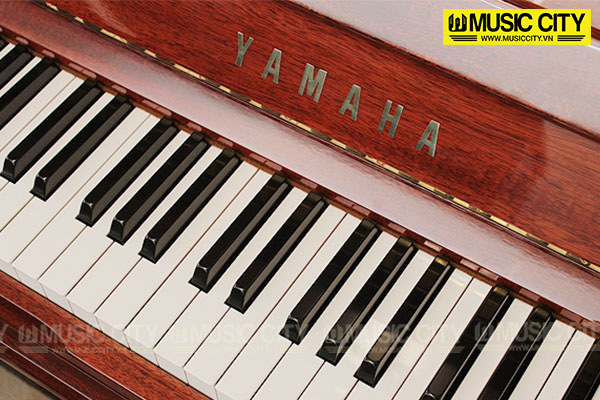 Hình ảnh Đàn piano Yamaha U300MhC tại Music city Hình ảnh Đàn piano Yamaha U300MhC tại Music city