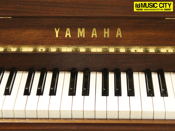Hình ảnh Đàn Piano Yamaha MC10WnC tại Music City Hình ảnh Đàn Piano Yamaha MC10WnC tại Music City