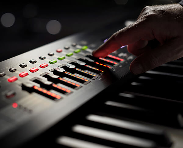 Hình ảnh đàn piano roland rd2000ex tại Music City - Ảnh musiccity.vn