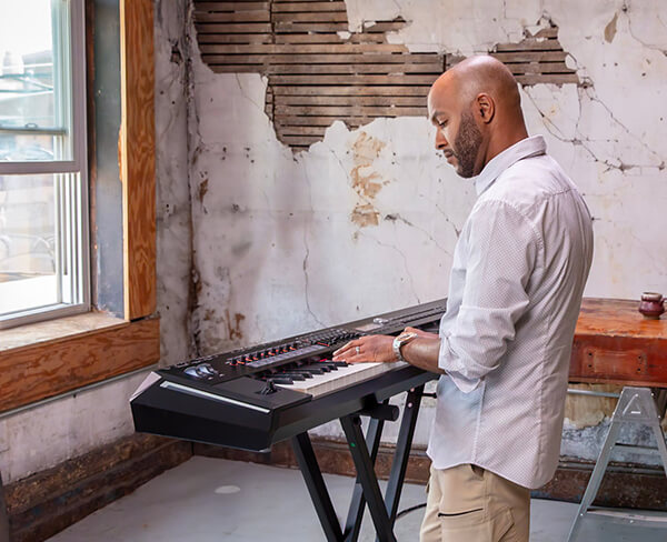 Hình ảnh đàn piano roland rd2000ex tại Music City - Ảnh musiccity.vn