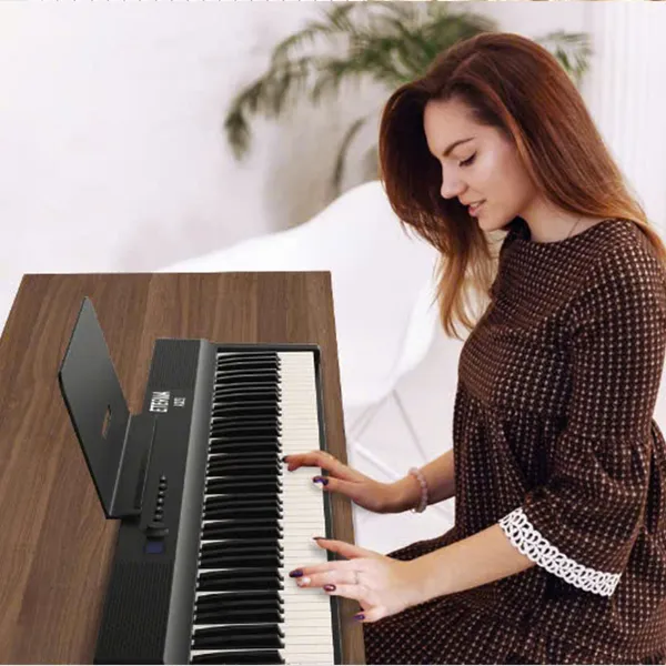 dan-piano-eterna-ad22-musiccity